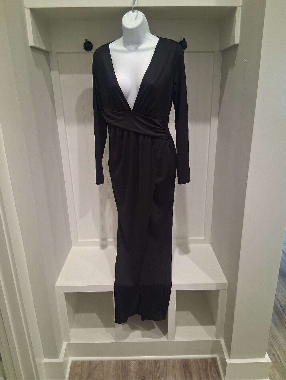 New Plunging V-Neck Black Long Sleeve Maxi Dress